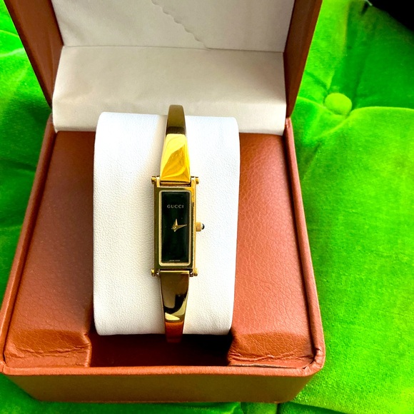 Modern GUCCI bangle watch🔥🔥🔥 - Picture 8 of 16